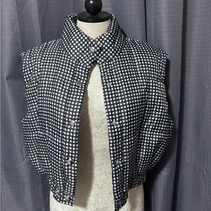 Active USA Black and White Cropped Puffer Vest